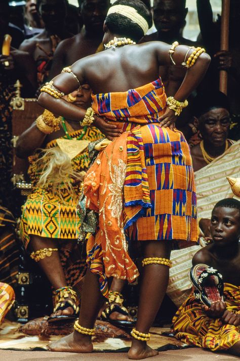 Ghana Culture, Ghana Travel, Mama Africa, I Love Being Black, Afrique Art, Black Photography, Black Femininity, African People, African Inspired Fashion