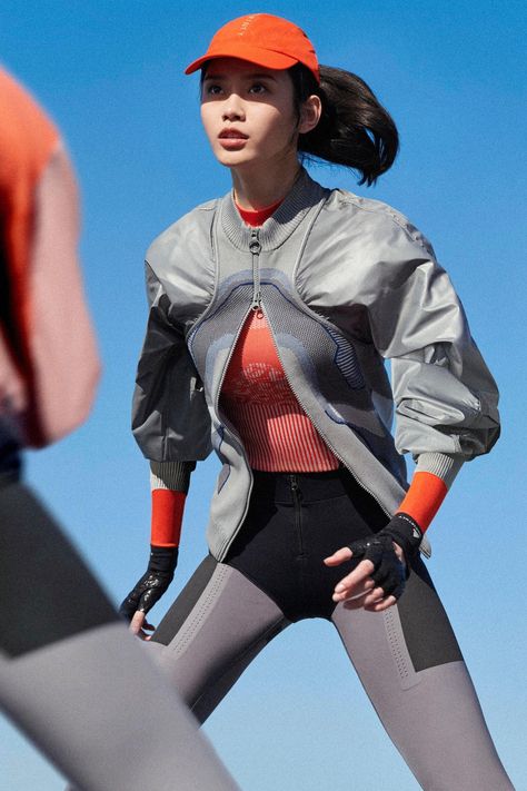 Mode Cyberpunk, Look Adidas, Adidas Stella Mccartney, Style Sportif, Cyberpunk Fashion, Futuristic Fashion, Activewear Fashion, Adidas By Stella Mccartney, Performance Wear