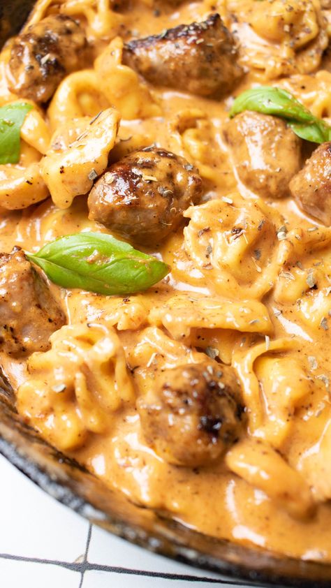 This quick & easy Creamy Red Sauce Frozen Tortellini Recipe With Italian Sausage will be your new favorite dinner recipe! Sausage Stuffed Tortellini Recipes, Frozen Tortellini Recipes, Recipe With Italian Sausage, Creamy Red Sauce, Frozen Tortellini, Tortellini Recipe, Red Sauce Recipe, Pasta Marinara, Rigatoni Recipes