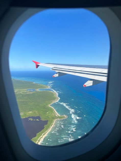 Airplane, Beautiful View, Punta Cana, Ocean View From Airplane Window, Bright Blue Ocean, Green Grass Vacaciones Aesthetic, Punta Cana Aesthetic, Punta Cana Pictures, Punta Cana Travel, Aesthetic Airplane, Vacation Locations, Airplane Window, Senior Trip, Dream Travel Destinations