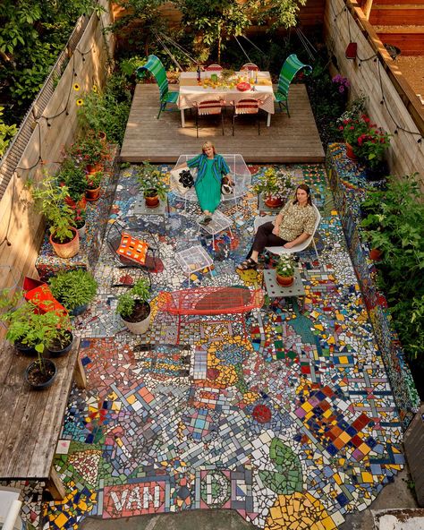 Backyard Mosaic, Diy Patio Garden, Patio Redo, Garden Landscaping Ideas, Mosaic Garden Art, Garden Paving, Mosaic Tile Art, Aesthetic Garden, Dogwood Trees