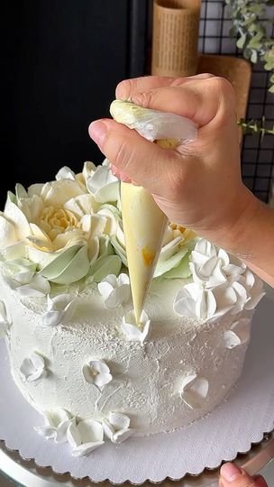 54K views · 11K reactions | My XXL Tips are definitely not only for marshmallows😃
Look at the cream peonies on the cake!
Sooo tender😍
Do you guys want the recipe?
Or the piping video? | Marshmallow ZEFIR bouquet🌹Зефирные Букеты | Michael Bublé · Feeling Good Cream Peonies, Marshmallow Cream, Cream Flowers, Michael Buble, Feeling Good, The Cream, Marshmallows, The Recipe, Piping