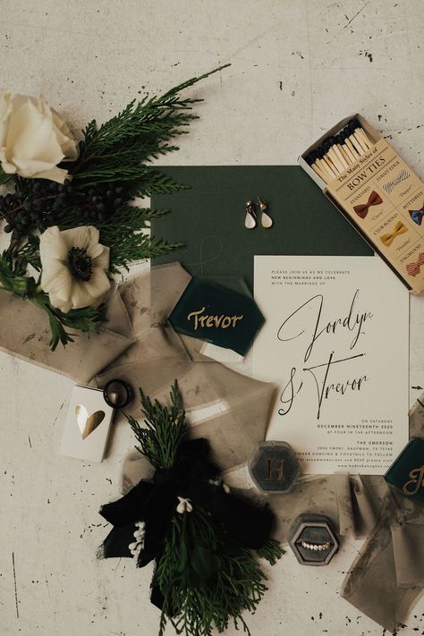 Dark Green Suites Wedding, Emerald Green Wedding Details, Dark Green Wedding Details, Emerald Green Moody Wedding, Navy Forest Green Wedding, Forest Green And Champagne Wedding Colors, Green Black And Champagne Wedding, Forest Green And Dark Blue Wedding, January Wedding Aesthetic