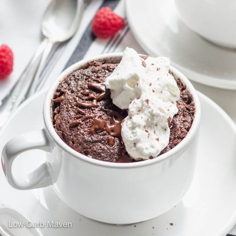 Keto Chocolate Mug Cake Keto Chocolate Mug Cake, Keto Mug, Peanut Butter Mug Cakes, Chocolate Mug Cake, Keto Chocolate Cake, Cake Girl, Keto Mug Cake, Molten Chocolate, Keto Cake