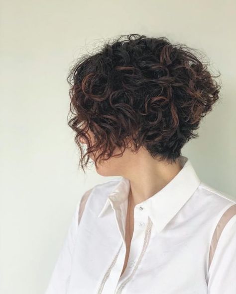 Short Wedge Hairstyles, Short Wedge Haircut, Wedge Haircut, Short Curly Hairstyles For Women, Wedge Hairstyles, Bob Hairstyles For Thick, Short Curly Haircuts, Short Hairstyles For Thick Hair, Haircuts For Curly Hair