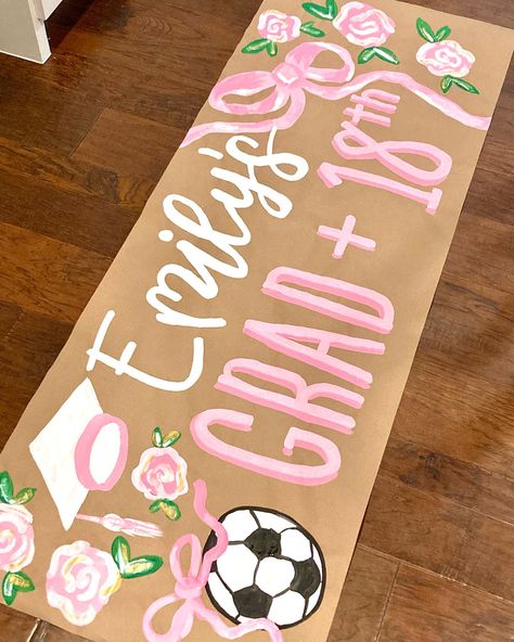 ✨🎀💐⚽️💗 Loveshackfancy Party, Bday Banner, 2024 Banner, Graduation Paper, Grad Banner, Graduation Party Planning, Banner Ideas, Job Ideas, Poster Painting