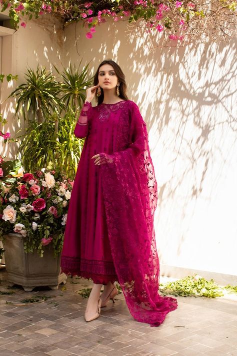 Dark Pink Dress Pakistani, Pink Pakistani Dress, Plus Size Fashion For Women Indian, Mina Hasan, Latest Bridal Dresses, Pakistani Wedding Outfits, Modest Dresses Casual, Fancy Dresses Long, Casual Party Dresses