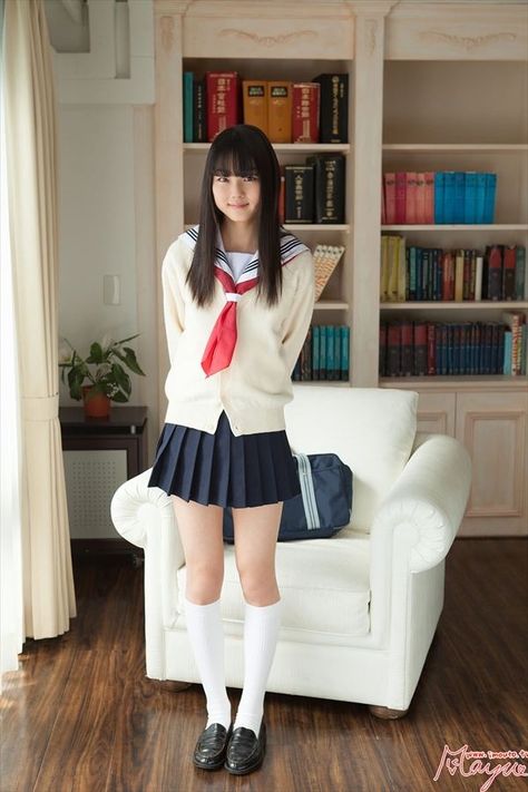 Rok Mini, Girls In Mini Skirts, Sailor Fashion, Girls Uniforms, 여자 패션, Cute Skirts, School Fashion, Fesyen Wanita, Japanese Fashion