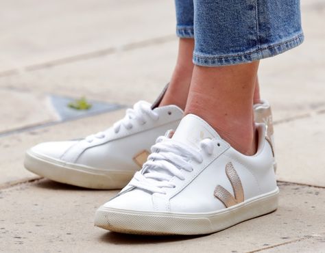 VEJA Esplar Sneakers Veja Esplar Sneakers, Outfit Tenis, Everyday Heels, Veja Esplar, Brown Image, Superga Sneakers, Catherine Duchess Of Cambridge, London Outfit, Rossi Shoes