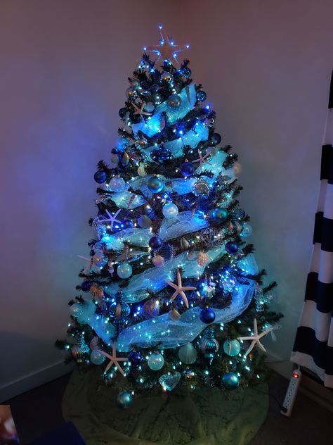 My 2018 Ocean themed Christmas tree. Ocean Christmas Tree, Ocean Themed Christmas Tree, Ocean Themed Christmas, Themed Christmas Tree Ideas, Ocean Christmas, Themed Christmas Tree, Traditional Colonial, Colonial Christmas, Gift Drawing