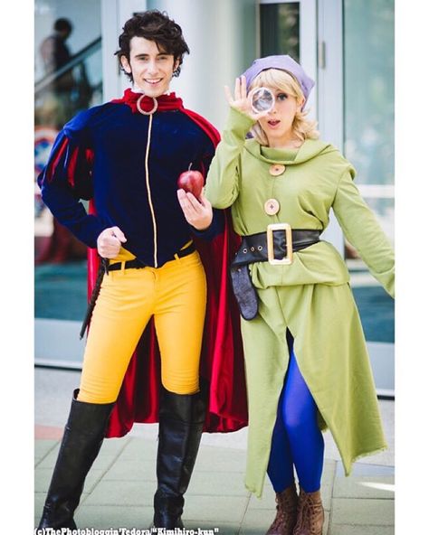 Genderbend Disney — elizabethrage:   Genderbend Snow White and Dopey... Genderbend Disney, Guys Cosplay, Ice Costume, Gender Bend Cosplay, Cosplay For Halloween, Disney Genderbend, Cosplay Men, Gender Role Reversal, Cosplay For Women