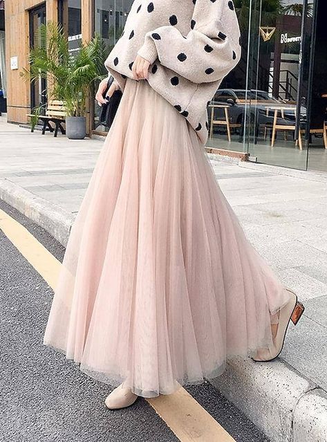 Tulle Skirt Outfits Casual, Tulle Skirt Outfits, Cheap Maxi Skirts, Sheer Midi Skirt, Pleated Tulle Skirt, Camel Skirts, Gonna In Tulle, Pink Tulle Skirt, Mode Rose