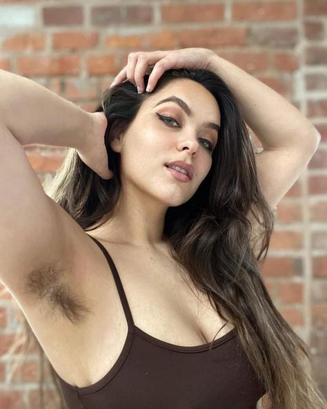 Girls With Armpit Hair, Hair Armpits Women, Women's Sweaty Armpits, Cam Girling, Armpit Girl, Sweaty Armpits, Black Armpits, Dark Armpits, Nose Piercings