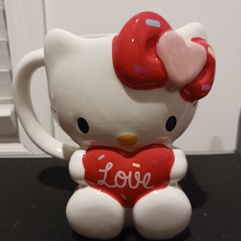 Brand New Pet Free Smoke Free Hello Kitty Valentines Day Love Mug Bundle & Save Reasonable Offers Accepted Happy Shopping Valentine Hello Kitty, Hello Kitty Valentines Day, Hello Kitty Stuff, Kitty Valentines, Hello Kitty Valentines, Hello Kitty Y2k, Hello Kitty Mug, Kitty Cafe, Valentines Day Love