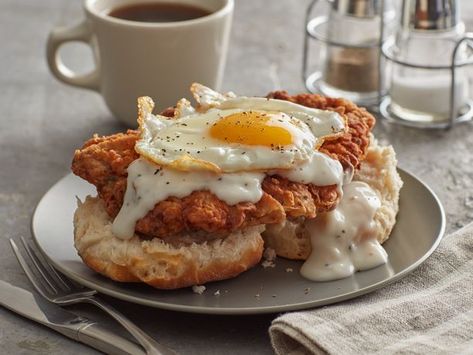 Gravy Fries, Leftover Breakfast, Steak Sandwich Recipes, Steak Breakfast, Spicy Fried Chicken, Leftover Steak, Country Fried Steak, Camping Breakfast, Chicken Breakfast