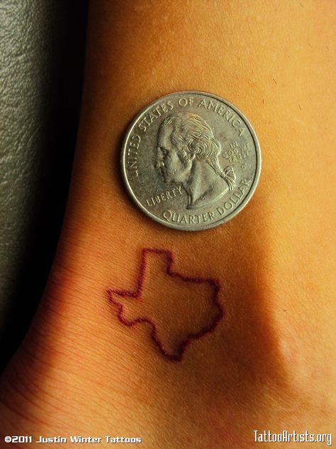 texas outline  - very small Texas Tattoo, State Tattoos, Texas Tattoos, Western Tattoos, Tattoos Skull, Small Tattoo, Skin Art, Piercing Tattoo, Diy For Girls