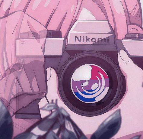 Anime Camera Aesthetic, Mitsuba Camera, Pink Camera Aesthetic, Lowkey Pfp, Mlm Pfp, Mitsuba Icon, Japanese Cell Phones, Mitsuba Sousuke, Pink Camera