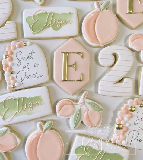 Peach Cookies, Royal Iced Cookies, Fruit Cookies, Food Decor, Baking Classes, Sugar Cookie Designs, Spice Cookies, Fancy Cookies, Cookie Icing