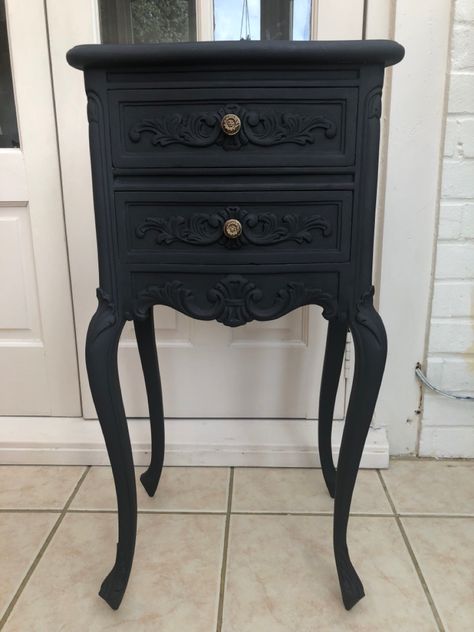 Pretty side table painted in black Antique Bedside Table Ideas, Victorian Bedside Table, High Bedside Table, Upcycled Side Table, Flipped Furniture, Side Table Painted, 2023 Bedroom, Antique Bedside Tables, Magical Bedroom