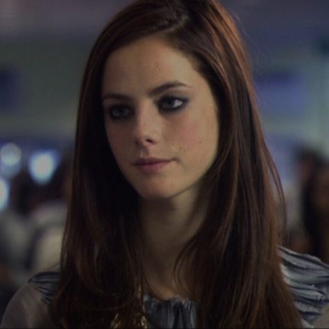 British Secondary School, Elizabeth Stonem, Effy Stonem, Skins Uk, Kaya Scodelario, No Bad Days, School Memories, Rory Gilmore, Interesting Faces