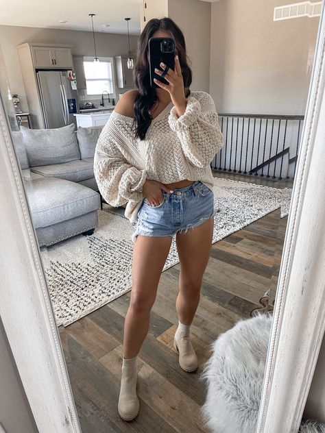 Fall Outfits Florida, Fringe Booties Outfit, Sweater And Denim Shorts, Boots And Shorts Outfit, Western Booties Outfit, Florida Fall Outfits, Florida Fall Fashion, Florida Fall, Casual Night Out Outfit