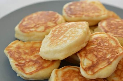 Easy Pikelet Recipe Pikelet Recipe, Mixer Recipes, Banana Pancakes Recipe, Scottish Recipes, Scones Recipe, Pancakes Healthy, Banana Pancakes, Pancakes And Waffles, Thermomix Recipes