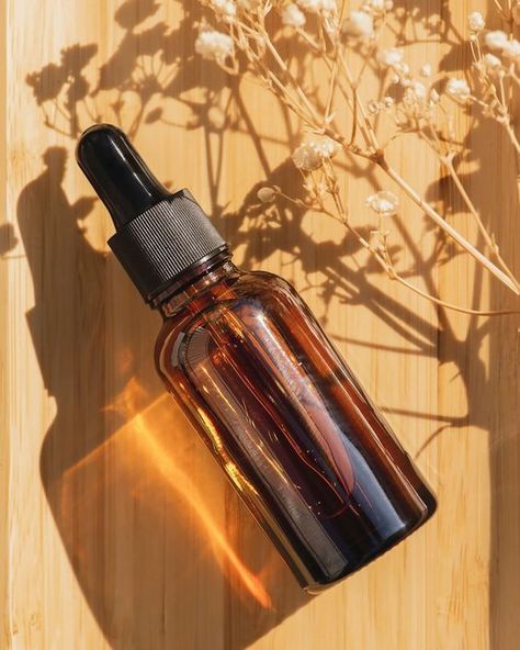 after sun skin restore oil elixir Argan Oil Photography, Face Oil Photography, Hair Oil Photography, Diy Face Oil, Face Oils Best, Oil Photography, Ayurvedic Oil, Infused Oil, Raspberry Seeds