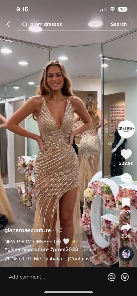 White Grad Dress, Prom Dresses Gold, Legs And Heels, Gold Formal Dress, Tight Prom Dresses, Dress For Prom, Champagne Prom Dress, Prom Dress Inspo, Beaded Formal Dress