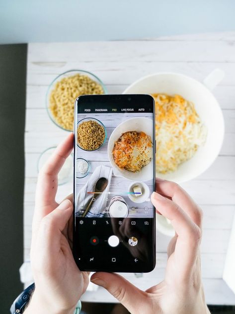 How to start a food blog from your smartphone with Samsung Galaxy S9+ & Target. I show you how you can run, mange, and begin your food blog from your phone in this easy how to. The first step, JUST START! #SamsungTargetTech #ad #howto #blogging Smartphone Food Photography, Iphone Food Photography, Food Blog Photography, Food Flatlay, Food Videography, Best Food Photography, Food Instagram, Food Photography Inspiration, Food Photography Tips