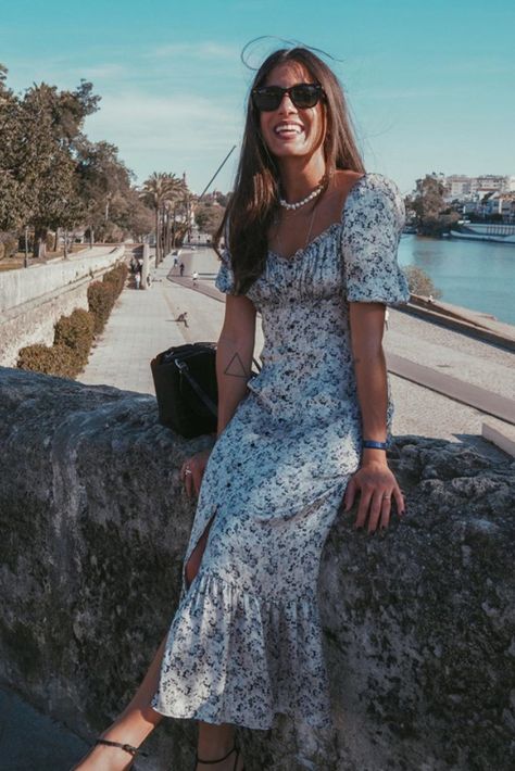 Estampado de tendencia, diseños primaverales y por menos de 30 euros, ¿adivinas dónde? Claro, en Zara  #Vestido #Dress #Flores #Flowers #Tendencias #Trends #Look #Outfit Famous Fashion, Moda Fashion, Casual Outfit, Off Shoulder Dress, Milan, Fashion Blogger, Short Sleeve Dresses, Zara, Street Style