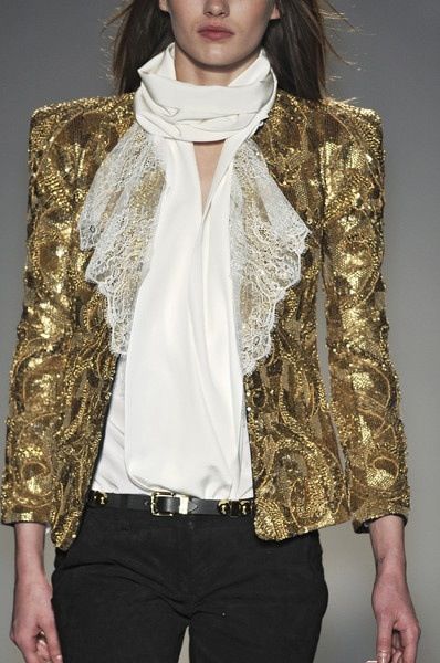 Balmain Christophe Decarnin, Inspiration Mode, Gold Fashion, Coco Chanel, Fashion Details, Couture Fashion, Passion For Fashion, White Shirt, Paris Fashion