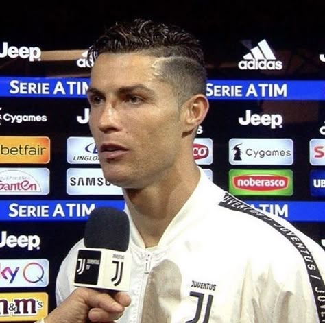 Juventus Ronaldo, Cristiano R, Young Ronaldo, Selena Gomez Short Hair, Ronaldo Style, Ronaldo Goat, Ronaldo Photos, C Ronaldo, Ronaldo Juventus