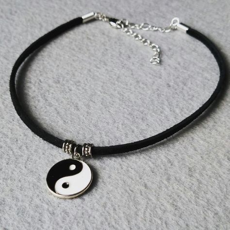 New!! Ying yang fun chokers necklace Ying Yang Necklace, Jing Y Jang, Yin Yang Jewelry, Anime Necklace, Chokers Necklace, Yin Yang Necklace, Choker Black, Y2k Party, Punk Accessories