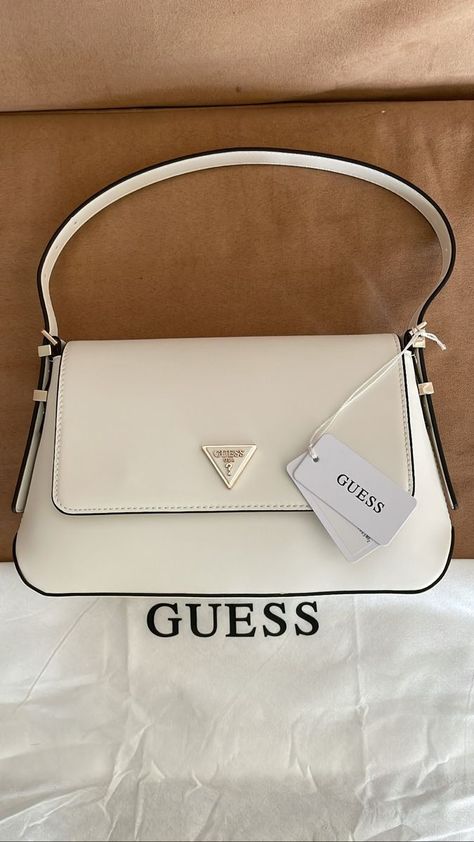 Guess White Bag, Fancy Handbags, Estilo Cholo, Expensive Bag, Luxury Bags Collection, Guess Purses, Bag Obsession, Girly Bags, Accessories Bags Shoes