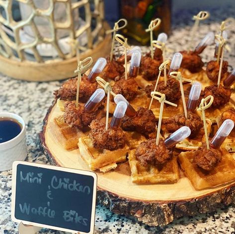 Chicken And Waffles Hors D'oeuvres, Chicken And Waffle Kabobs, Halloween Chicken And Waffles, Waffle And Chicken Appetizers, Chicken Waffles Appetizer, Appetizer Chicken And Waffles, Chicken And Waffle Buffet, Mini Chicken And Waffles Brunch, Mini Chicken Waffles