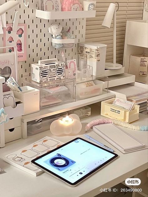 Desk Korean, Desk Inspo Aesthetic, Pretty Interior Design, Cozy Desk Setup, Small Room Setup, Aesthetic Room Design, Small Room Makeover, Room Organisation, Cozy Desk