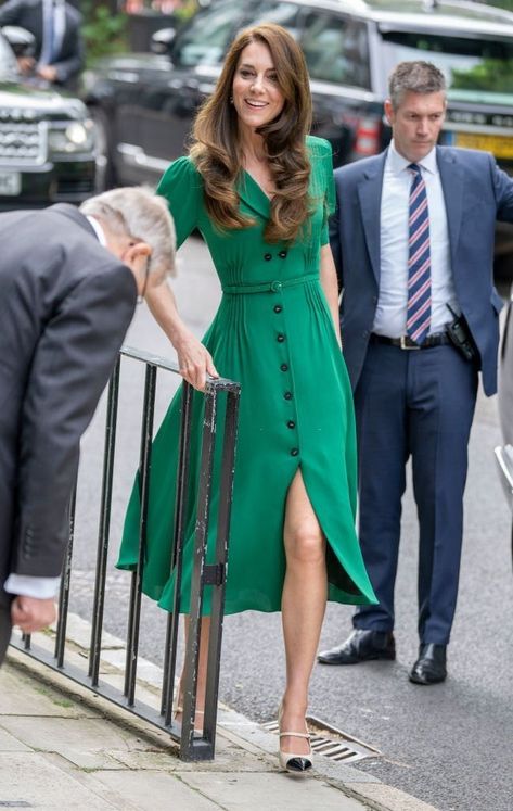 Kate Middleton Kate Middleton Skirt, Anna Freud, Principe William Y Kate, Kate Middleton Style Outfits, Düşes Kate, Looks Kate Middleton, Kate Middleton Hair, Mental Health Awareness Week, Kate Middleton Pictures