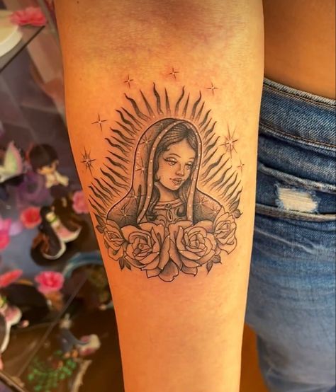 Ribs Tattoo, Wrist Tattoos Girls, God Tattoo, Mary Tattoo, Hand Tattoos For Girls, Sak Yant Tattoo, Pretty Hand Tattoos, Dragon Tattoo For Women, Queen Tattoo