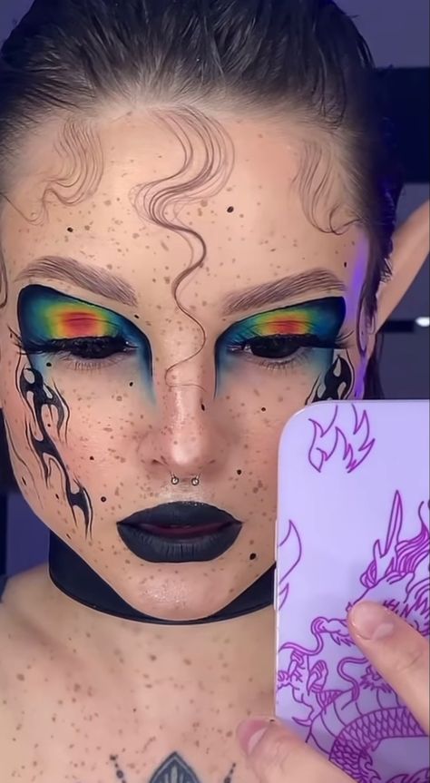 Makeup Looks Artistic, Creative Makeup Ideas Art Inspiration, Eye Makeup For Almond Eyes, Fantasy Makeup Ideas Creative, Cyberpunk Makeup Eye, Makeup For Almond Eyes, Colorful Goth Makeup, Creative Face Makeup, Eye Makeup Dramatic