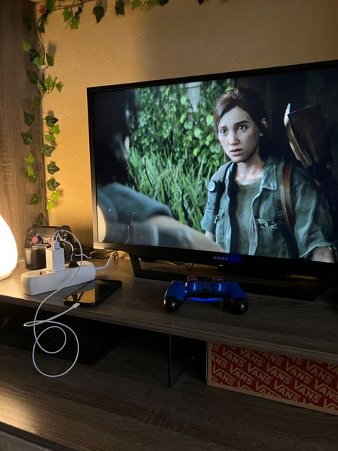 Setups Gaming, Tlou Ellie, Sanctuary Decor, Games Room Inspiration, Video Game Rooms, Future Apartment Decor, Gaming Room Setup, Pc Setup, Dream Room Inspiration