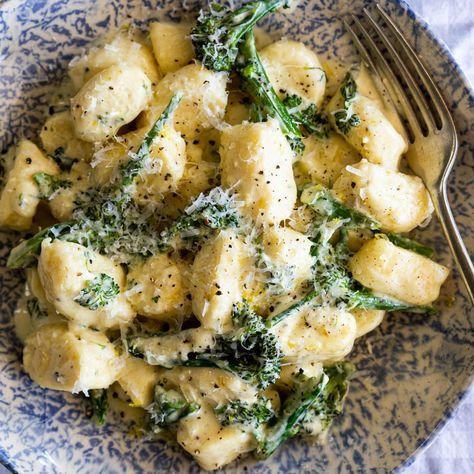 Broccoli Sauce, Lemon Broccoli, Gnocchi Sauce, Grain Dishes, Pasta Side, Risotto Dishes, Ricotta Gnocchi, Quick Vegetarian Meals, Vegetarian Foods