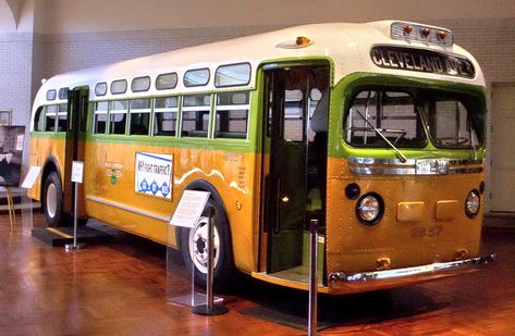 The 'Rosa Parks Bus' - now in the Henry Ford Museum in Dearborn, Michigan. Rosa Parks Pictures, Rosa Parks Facts, Rosa Parks Bus, Montgomery Bus Boycott, Bus Boycott, Henry Ford Museum, Porsche 550, Montgomery Alabama, National City