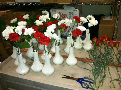 Carnations for our "Italian Restaurant" themed luncheon! Italian Decorations, Teacher Luncheon Ideas, Dinner Table Diy, Italian Party Decorations, Italian Dinner Party Decorations, Italian Baby Showers, Italian Themed Parties, Italian Lunch, Easy Fundraisers