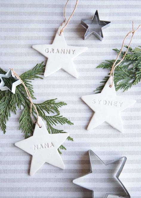 Christmas Projects For Kids, Ornaments Diy Kids, Clay Star, Diy Natal, Bake Clay, Clay Christmas Decorations, Diy Star, Oven Bake Clay, Star Ornaments