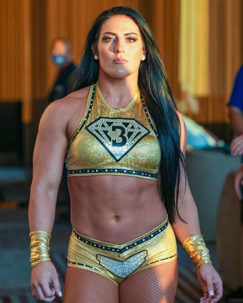 Women Fitness Photography, Tessa Blanchard, Buff Women, Wwe Female, Wwe Female Wrestlers, Wwe Girls, Pro Wrestler, Charlotte Flair, Fitness Photography