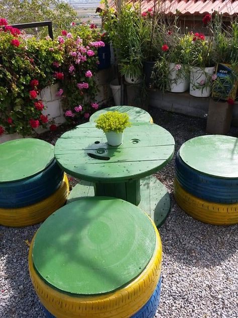 Kursi Ban, Car Parts Furniture, Tire Chair, Diy Kids Playground, Diy Garden Decor Projects, Tire Furniture, Diy Seating, Outdoor Restaurant Design, Car Furniture