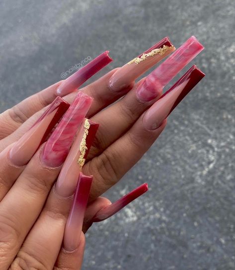 Dark Colored Nails Acrylic, Birthday Nail Set Ideas Leo, Baddie Nail Ideas Long, Baddie Red Nails, Dramatic Nails Acrylic, Red Acrylic Nails Ideas, Long Baddie Nails, Red Baddie Nails, Red Acrylic Nails Designs