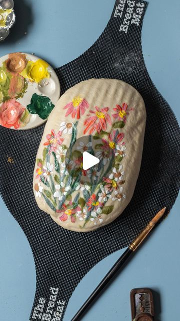 Painted Sourdough Bread, Sourdough Art, Painted Bread, White Food Coloring, Bread Art, Instagram Painting, White Food, Sour Dough, Food Dye