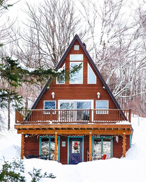 Winter Exterior - A-frame house - Christmas Ski Home Exterior, Christmas Cottage Exterior, Lake House Paint Colors, Winter House Exterior, Log Cabin Exterior, Cottage Journal, Lake Houses Exterior, Rustic Homes, Ski Cabin