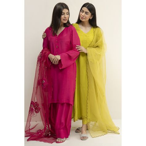 Fuschia Pink Outfit Fuschia Pink Outfit, Indian Fashion Trends, Fuschia Pink, Pink Outfit, Pakistani Fashion, Indian Fashion, Saree, Pink, Fashion Trends